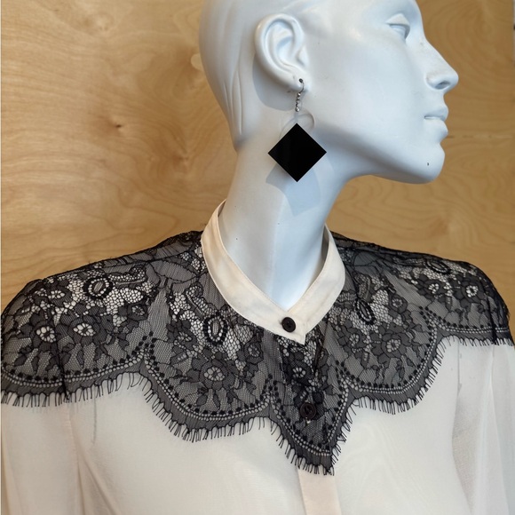 Sheer blouse with French lace - Picture 5 of 12